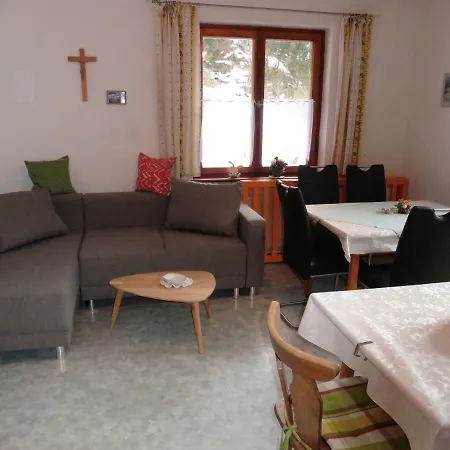 Hilde Apartment Lungötz
